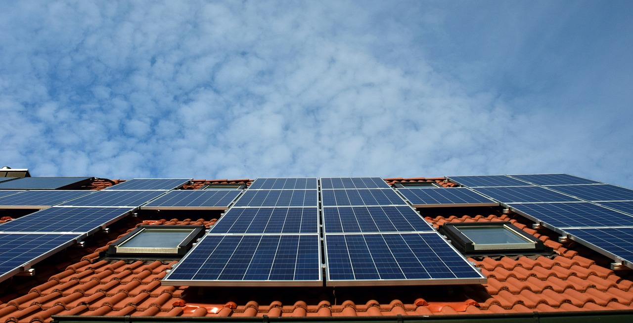 pannello fotovoltaico casa, energia solare, alta efficienza