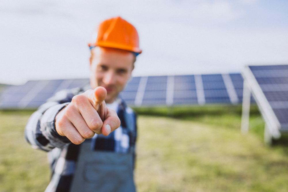 investire energia solare, vantaggi fotovoltaico, risparmio energia solare