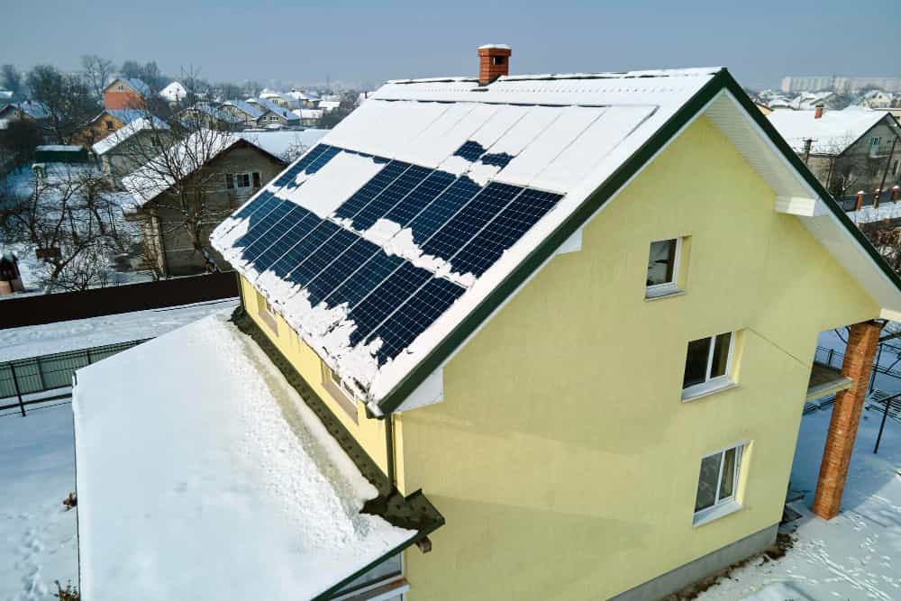 ostacoli pannelli solari inverno, neve sui pannelli fotovoltaici, ombreggiature invernali fotovoltaico