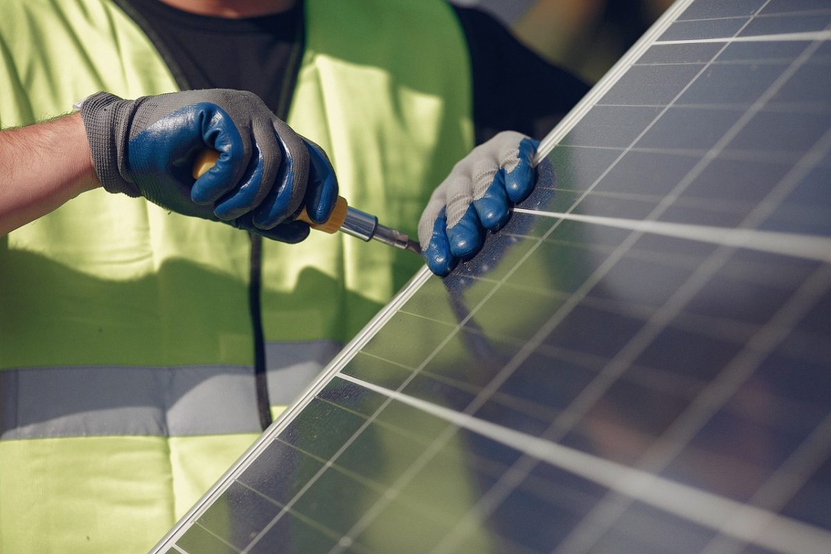 faq manutenzione fotovoltaico, efficienza pannelli sporchi, sistemi monitoraggio fotovoltaico